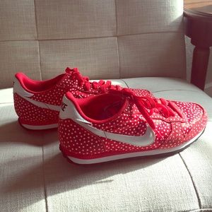 Women’s Nike Genicco Red Print Shoes Size 8.5